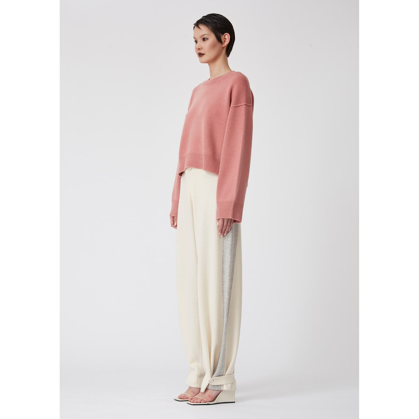 Salmon Pink Cropped Round Neck Cashmere Sweater